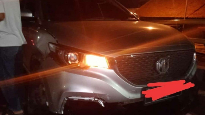 MG ZS terlibat kecelakaan di Cimahi