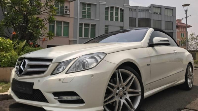 Mercedes-Benz E250 Cabriolet tahun 2012