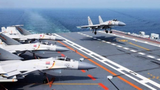 Pesawat J-15 China