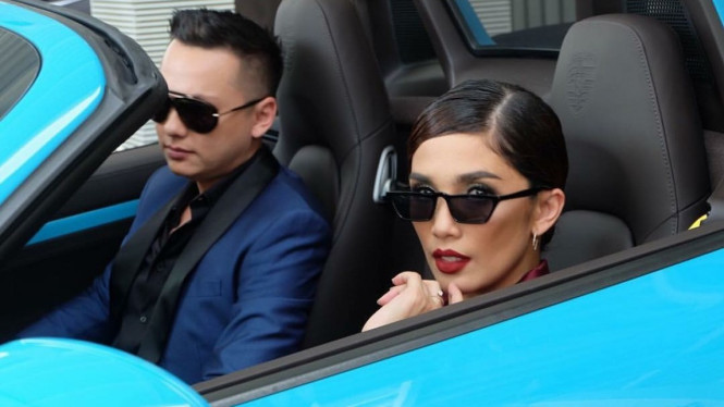 Andhika Pratama dan Usy di Porsche 718