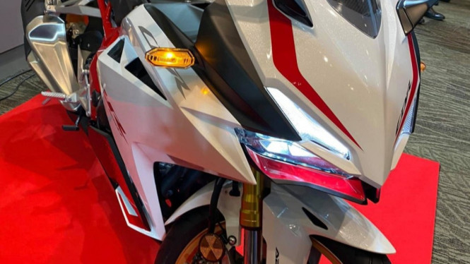 Honda CBR250RR.