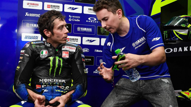 Valentino Rossi dan Jorge Lorenzo