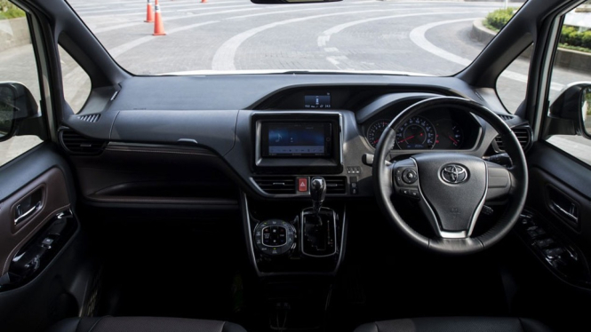 Interior Toyota Voxy