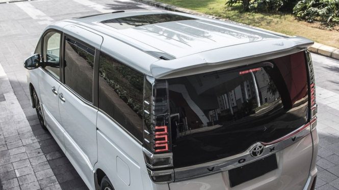 Eksterior Toyota Voxy