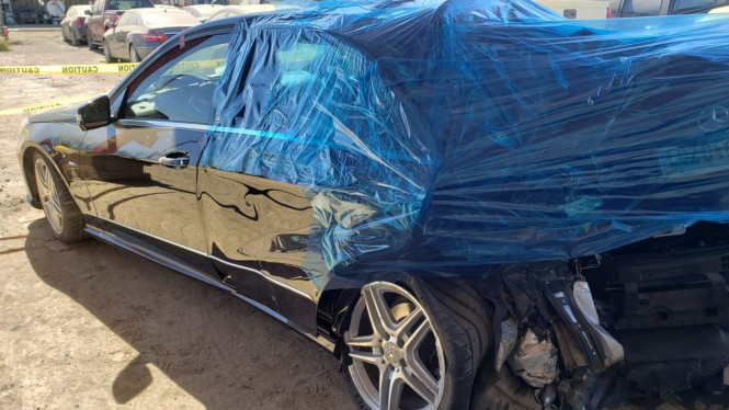 Mobil KJRI Houston ditabrak truk