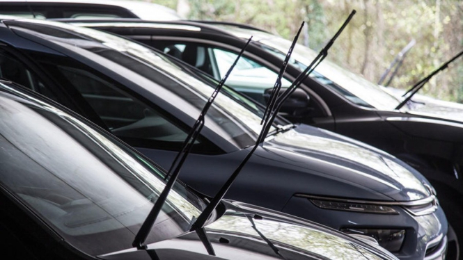 Wiper mobil di angkat biar awet