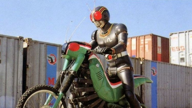 Ksatria Baja Hitam - Belalang Tempur