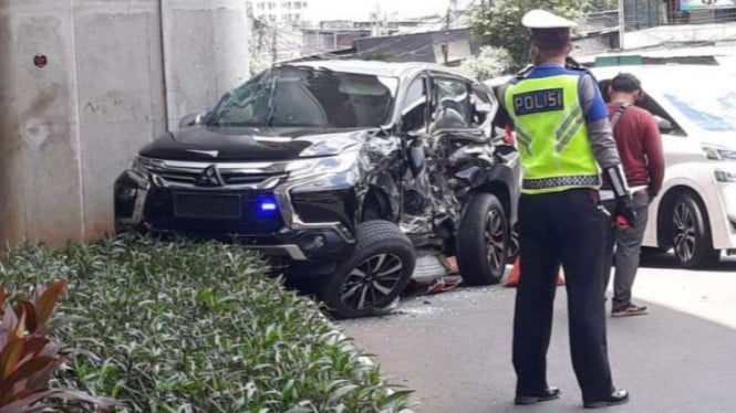 Mobil yang dinaiki istri Irjen Boy Rafli Amar.