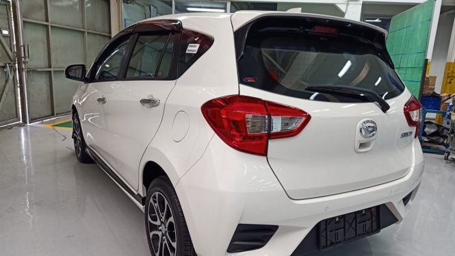 Daihatsu Sirion Baru