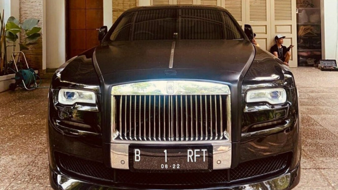 Mobilnya Raffi Ahmad