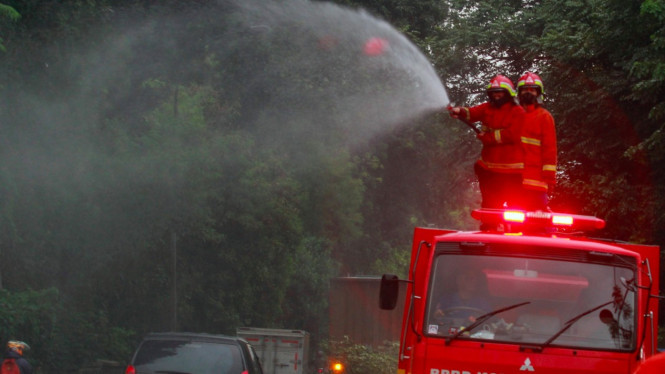 Penyemprotan Disinfektan