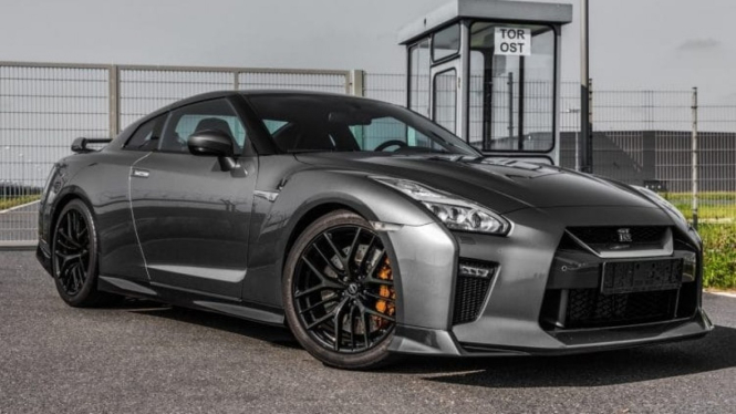 Nissan GT-R