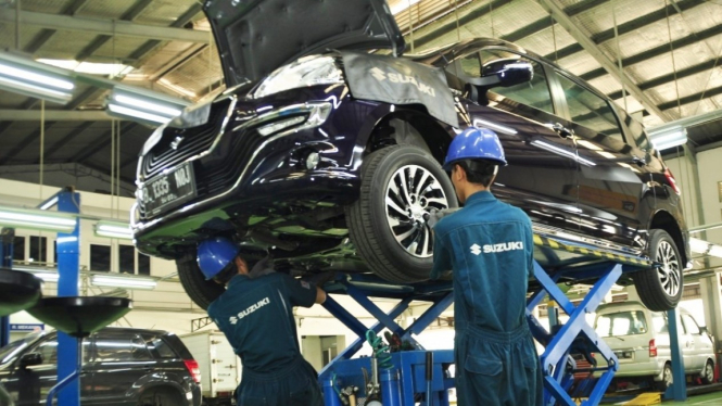 Servis mobil Suzuki
