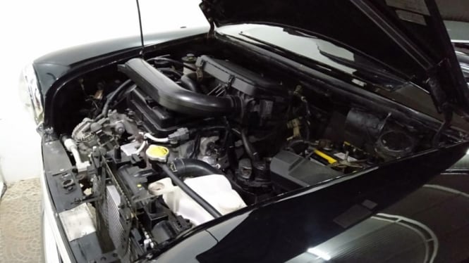 Mesin Toyota Agya di balik kap mesin Mini Morris