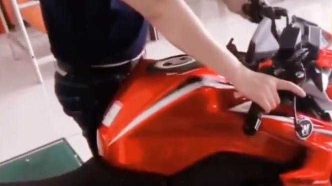 Suzuki GSX-S300 di China