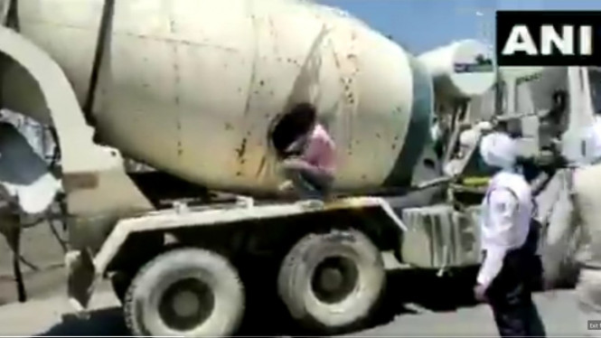 18 orang sembunyi di dalam truk molen