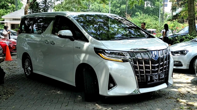 Toyota Alphard 2019