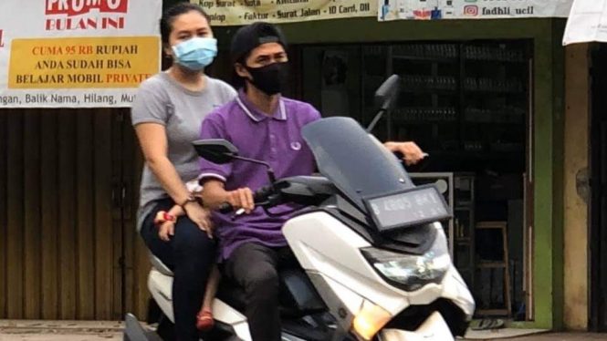 Naik Motor Pakai Masker