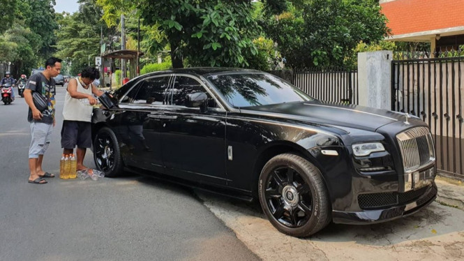 Rolls-Royce milik Raffi Ahmad