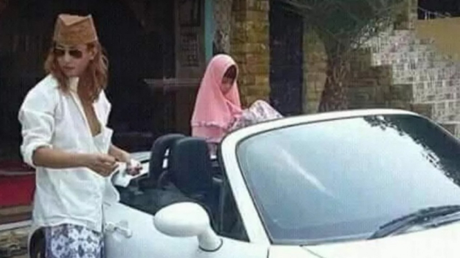 Koleksi mobil Habib Bahar bin Smith