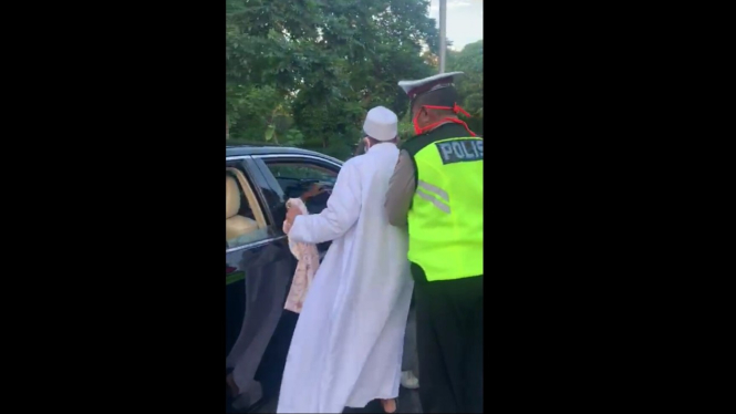 Pelat Nomor Mobil Habib Umar Assegaf Palsu