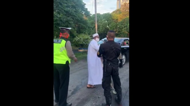 Pelat Nomor Mobil Habib Umar Assegaf Palsu