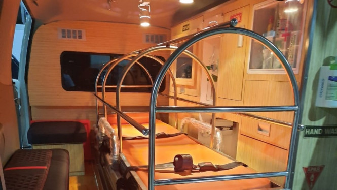 Interior ambulance Suzuki APV