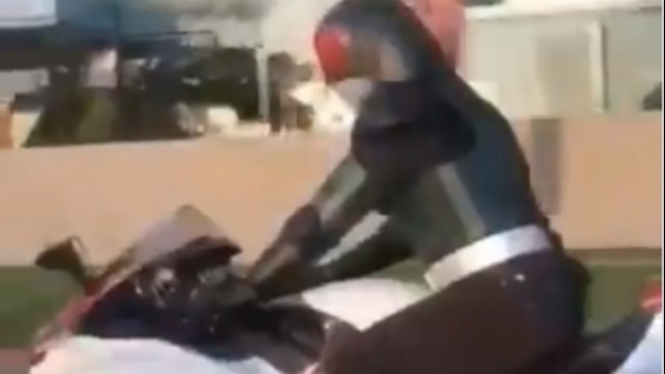 Ksatria Baja Hitam di Gading Serpong