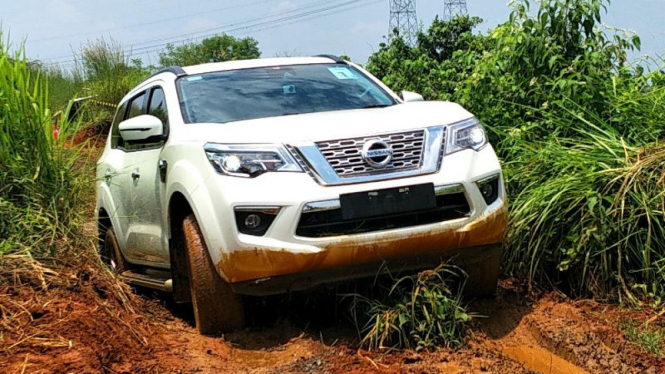 Nissan Terra saat off road di BSD