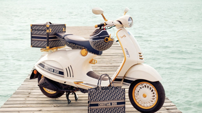 Vespa 946 Christian Dior