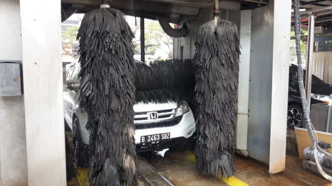 Cuci mobil robotik
