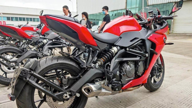 QJ SRG 600 Benelli