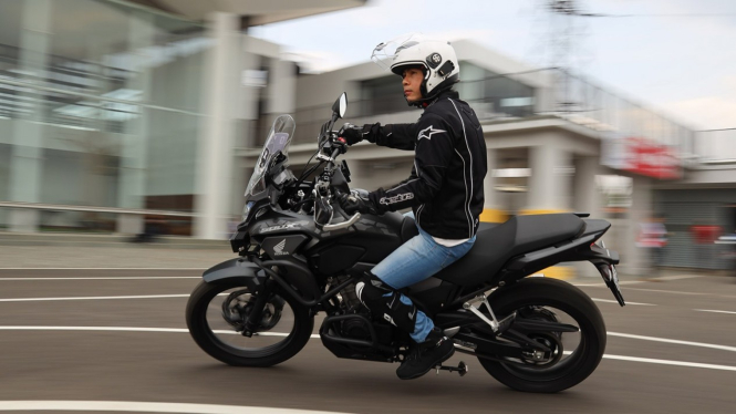 Ilustrasi tips spion sepeda motor