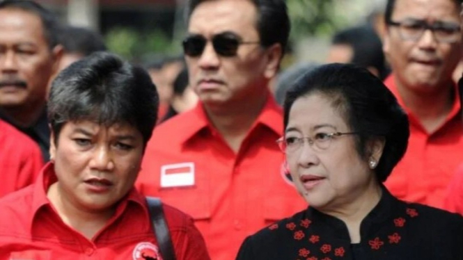 Mobilnya Ribka Tjiptaningsih