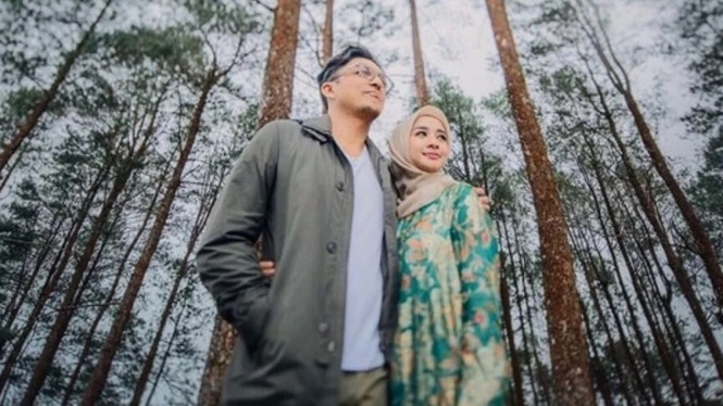 Bella dengan suaminya