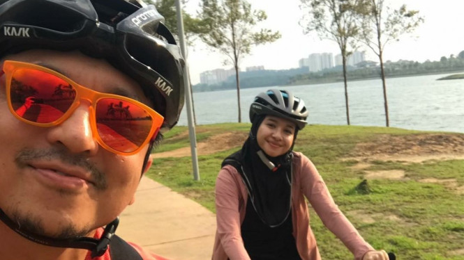 Engku Emran saat gowes bersama Bella