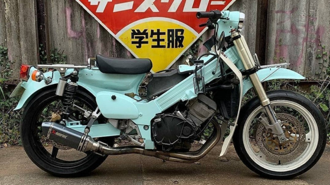 Motor bebek jadul dimodifikasi