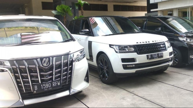 Parade mobil mewah Komisi III DPR