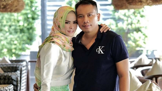 Vicky Prasetyo dan Angel Lelga