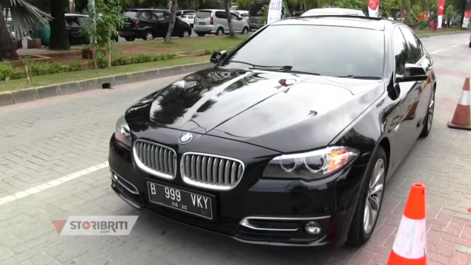 BMW 520i miliik Vicky Prasetyo