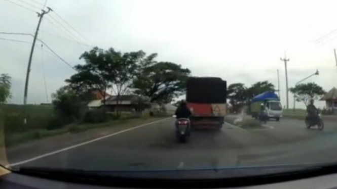 Pengendara NMax kecelakaan