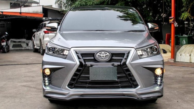 Kijang Innova bergaya Lexus