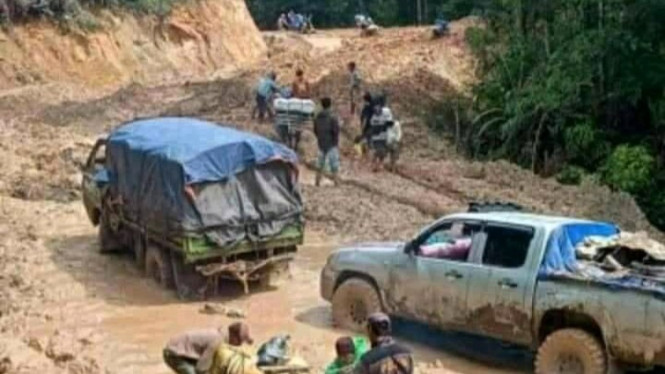 Jalanan rusak