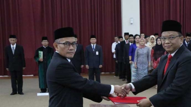 Tubagus saat sera terima jaabatan