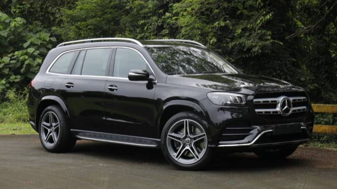 Mercedes-Benz GLS 450 4Matic AMG Line rakitan lokal