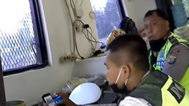 Oknum Polisi Tunggak Pajak Kendaraan