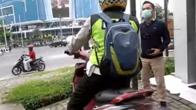 Oknum Polisi Tidak Bisa Menunjukkan STNK