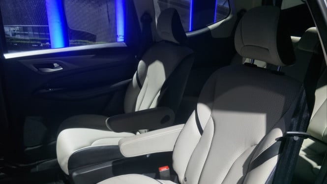 Interior Wuling Cortez CT Type S captain seat