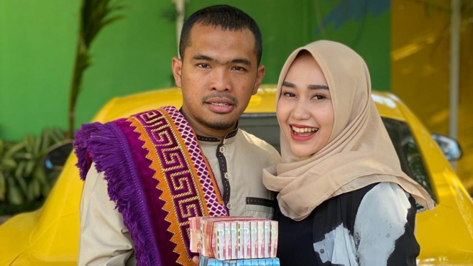 Putra Siregar bersama sang istri