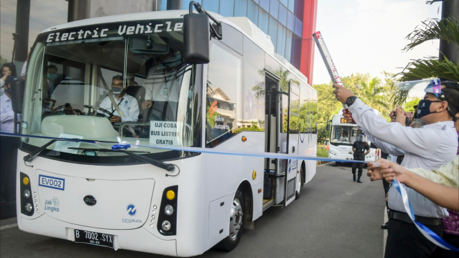 Bus listrik transjakarta